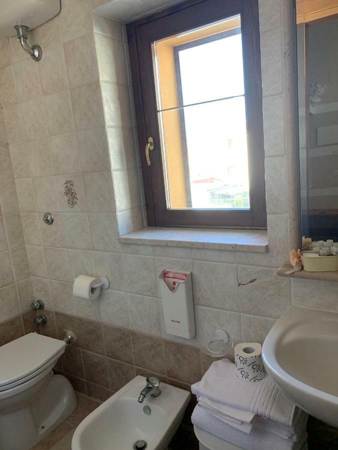 Albergo Ristorante Del Cacciatore Foggia Ngoại thất bức ảnh